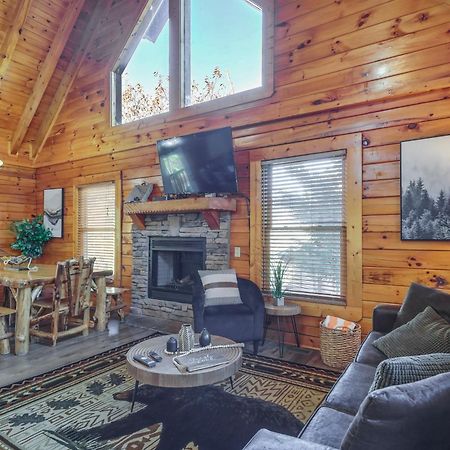 Pigeon Forge Cabin Rental With Decks And Hot Tub! Dış mekan fotoğraf