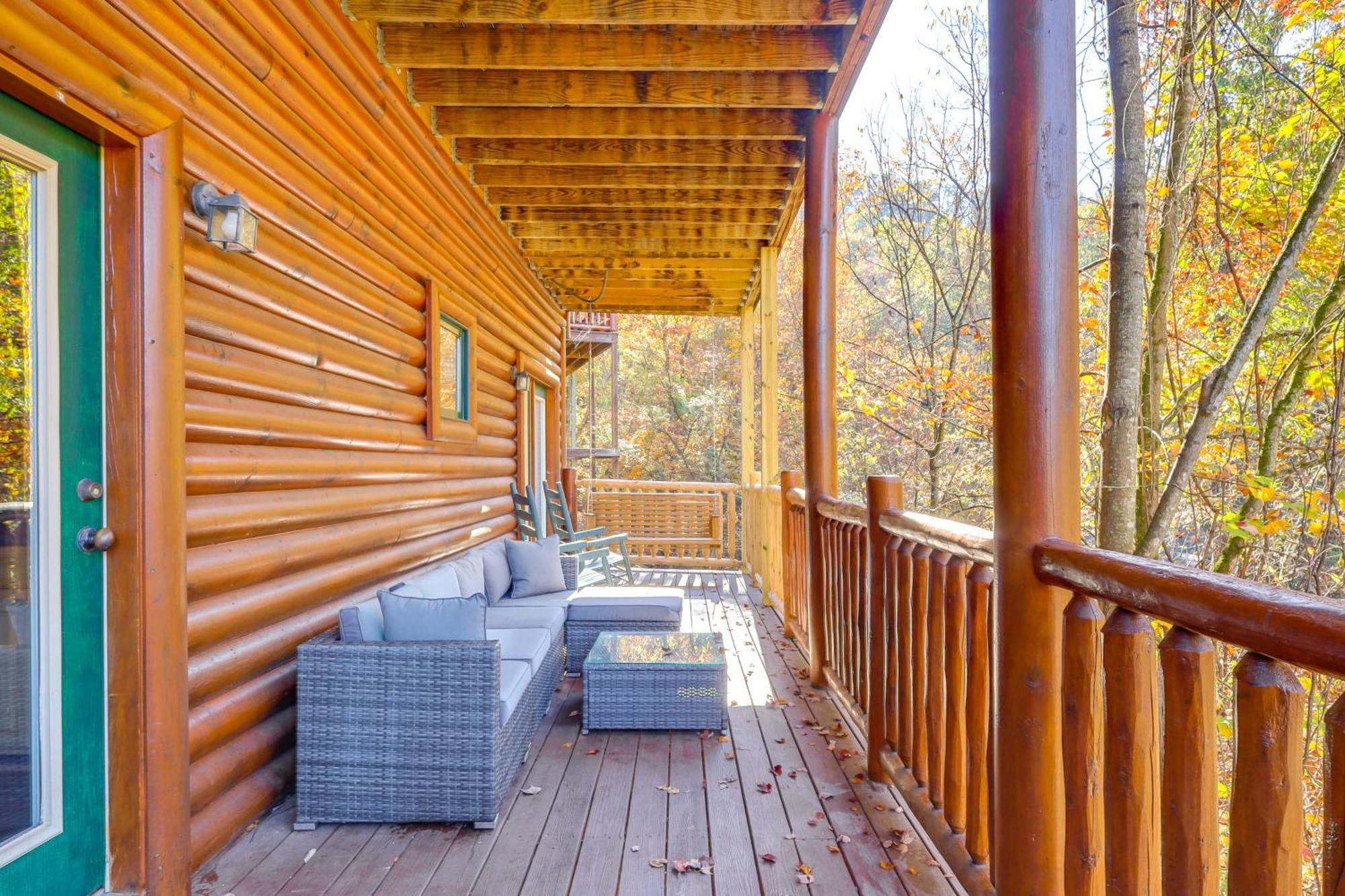 Pigeon Forge Cabin Rental With Decks And Hot Tub! Dış mekan fotoğraf