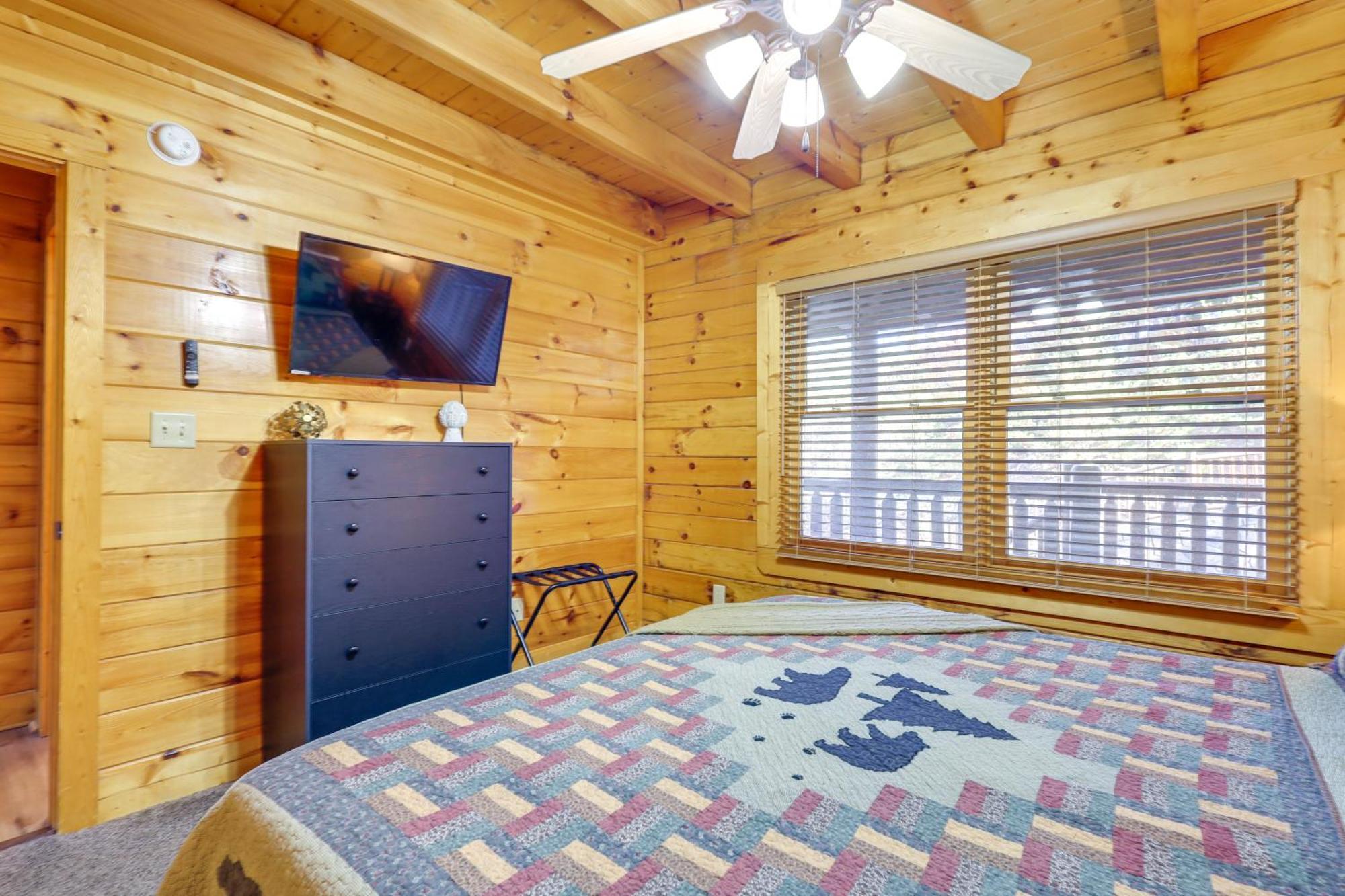 Pigeon Forge Cabin Rental With Decks And Hot Tub! Dış mekan fotoğraf