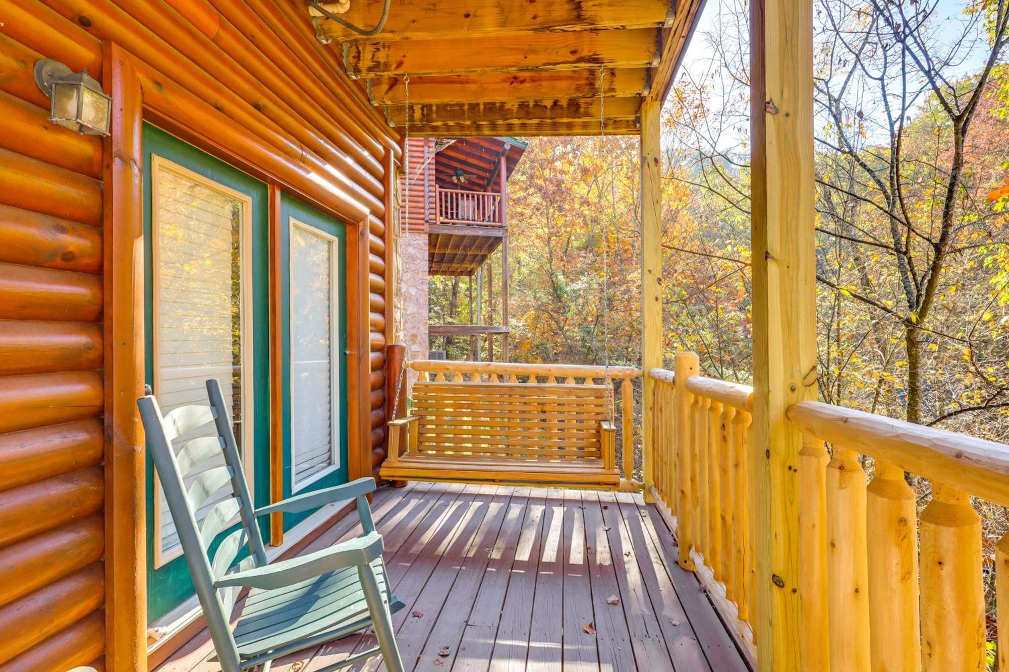 Pigeon Forge Cabin Rental With Decks And Hot Tub! Dış mekan fotoğraf