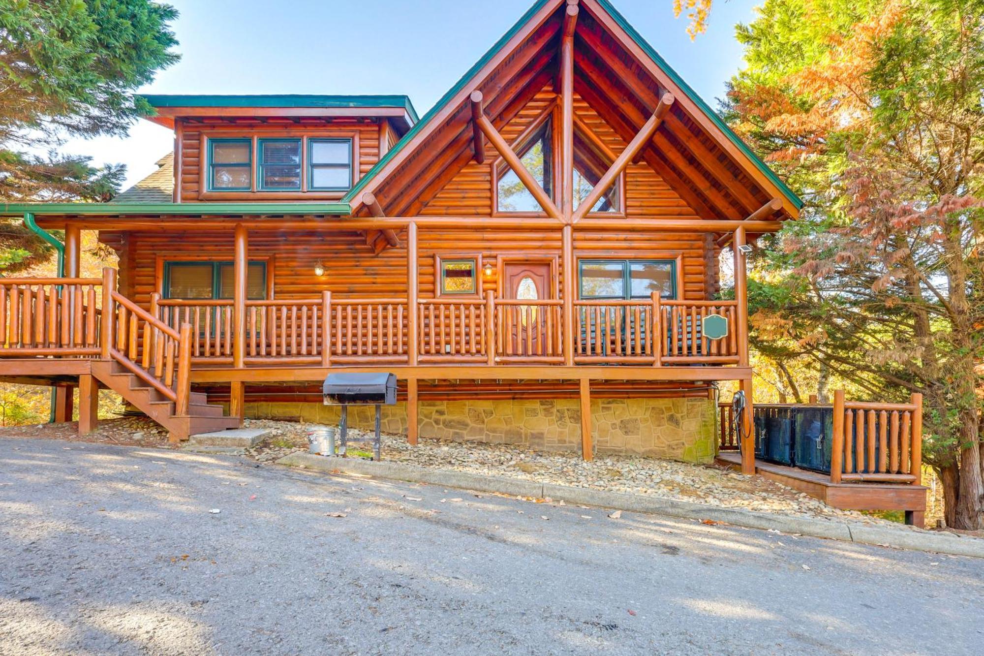 Pigeon Forge Cabin Rental With Decks And Hot Tub! Dış mekan fotoğraf